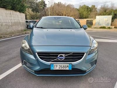 Usata Volvo V40 Summum 176 CV (129 kW) 2013 Blu Berlina