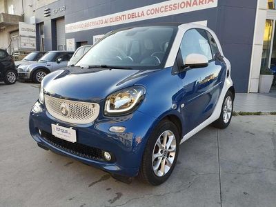 Blu/azzurro Usata 2015 Smart ForTwo Coupé Utilitaria | 10.900 € (Cara)
