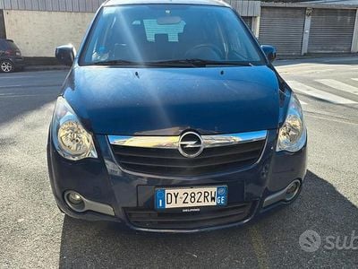 Usata Opel Agila Enjoy 65 CV (47 kW) 2009 Blu Utilitaria