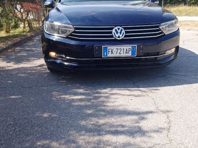 Usata VW Passat 120 CV (88 kW) 2017 Blu Station wagon