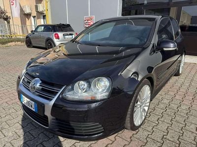 Begagnad VW Golf IV R 250 HK (183 kW) 2006 Svart Sedan