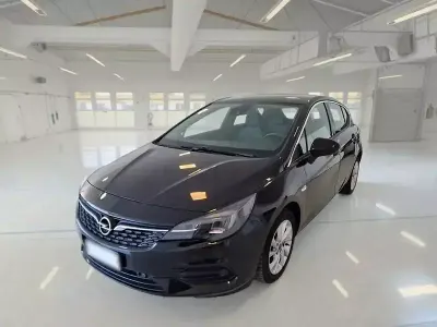Usata Opel Astra Business Elegance 122 CV (89 kW) 2021 Nero Berlina