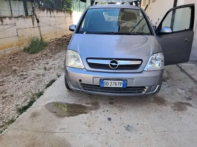 Usata Opel Meriva Cosmo 75 CV (55 kW) 2007 Monovolume