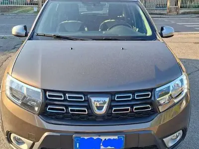 Usata Dacia Sandero Stepway 90 CV (66 kW) 2018 Marrone Berlina