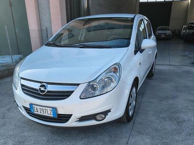 Usata Opel Corsa Enjoy 80 CV (58 kW) 2009 Bianco Utilitaria