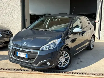 Begagnad Peugeot 208 Active 75 HK (55 kW) 2018 Blå Halvkombi