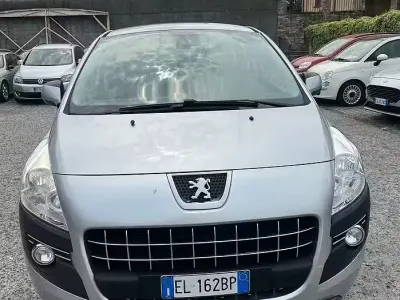 Usata Peugeot 3008 Business-Line 112 CV (82 kW) 2011 Grigio Station wagon