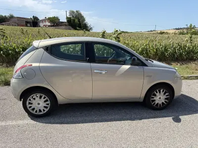 Usata Lancia Ypsilon Gold 86 CV (63 kW) 2011 Utilitaria