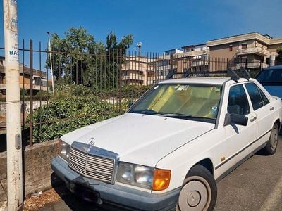 Usata Mercedes 190 72 CV (52 kW) 1988 Bianco Berlina