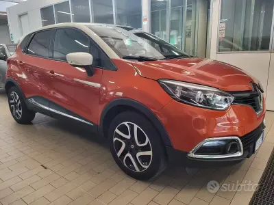 Usado Renault Captur PE 90 CV (66 kW) 2016 Naranja SUV
