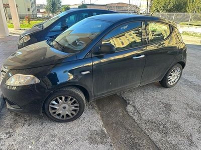 Usata Lancia Ypsilon 60 CV (44 kW) 2013 Nero Utilitaria