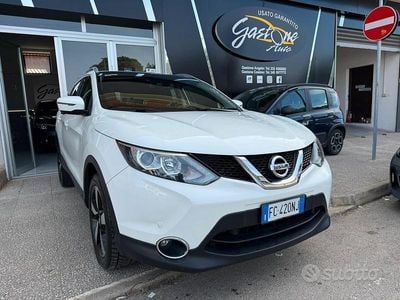 Usata Nissan Qashqai N-Connecta 110 CV (80 kW) 2016 Bianco SUV