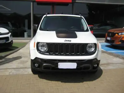 Usata Jeep Renegade Trailhawk 170 CV (125 kW) 2015 Alpine white SUV