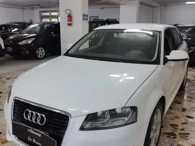 Käytetty Audi A3 Young 90 HP (66 kW) 2012 Valkoinen Viistoperä