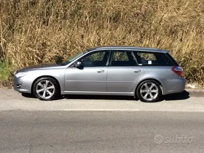 Usata Subaru Legacy 2009 Grigio Station wagon
