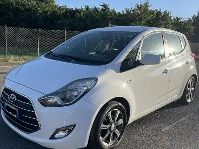 Usata Hyundai ix20 Comfort 90 CV (66 kW) 2017 Bianco Utilitaria