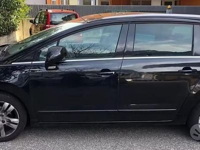 Usata Peugeot 5008 Family 111 CV (81 kW) 2012 Nero Monovolume