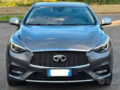 Usata Infiniti Q30 109 CV (80 kW) 2017 Grigio Utilitaria