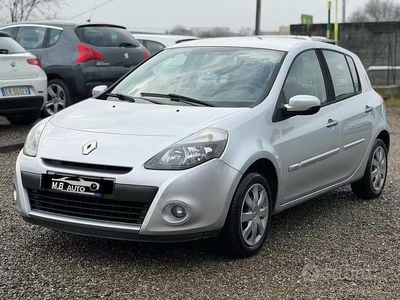 Usata Renault Clio II 72 CV (52 kW) 2010 Grigio Berlina