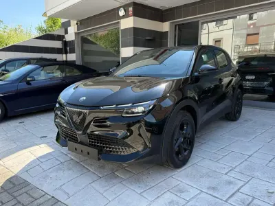 Nuova Alfa Romeo GT Junior Edizione Speciale 145 CV (106 kW) 2025 Nero SUV