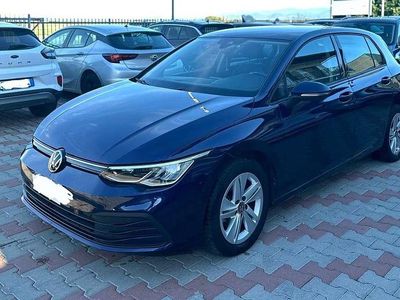 Usata VW Golf VIII Life 116 CV (85 kW) 2020 Blu/azzurro Berlina