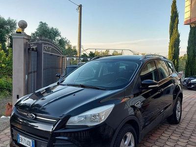 Usata Ford Kuga 140 CV (102 kW) 2013 Nero SUV