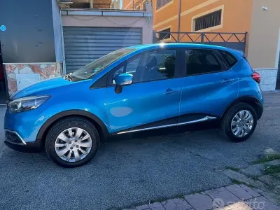 Usata Renault Captur 90 CV (66 kW) 2014 Blu SUV