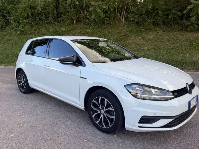 Usata VW Golf VII Trendline 90 CV (66 kW) 2018 Berlina