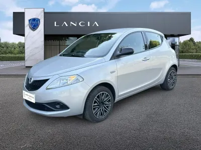Usata Lancia Ypsilon Gold 69 CV (50 kW) 2020 Grigio Utilitaria