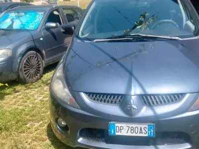 Usata Mitsubishi Grandis Invite 135 CV (99 kW) 2008 Nero Monovolume