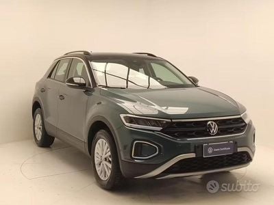 Usata VW T-Roc Life 116 CV (85 kW) 2025 Blu SUV