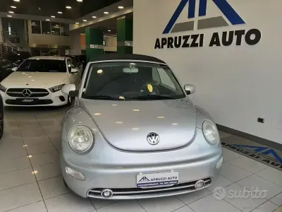 Usata VW New Beetle 102 CV (75 kW) 2005 Argento Utilitaria