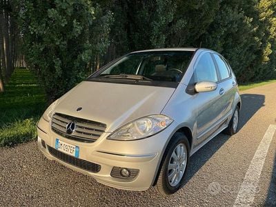Usata Mercedes A160 Elegance 82 CV (60 kW) 2007 Argento Utilitaria