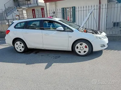 Käytetty Opel Astra 110 HP (80 kW) 2011 Farmari