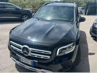 Usata Mercedes GLB220 190 CV (139 kW) 2023 Nero / metallizzato SUV