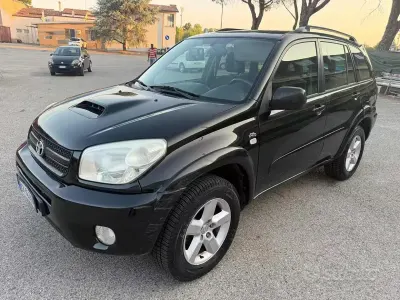 Usata Toyota RAV4 Sol 116 CV (85 kW) 2003 Nero SUV