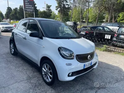 Usata Smart ForFour Passion 71 CV (52 kW) 2018 Bianco Utilitaria