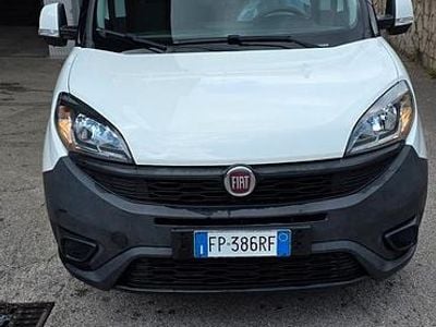 Usata Fiat Doblò Lounge 120 CV (88 kW) 2018 Bianco Monovolume