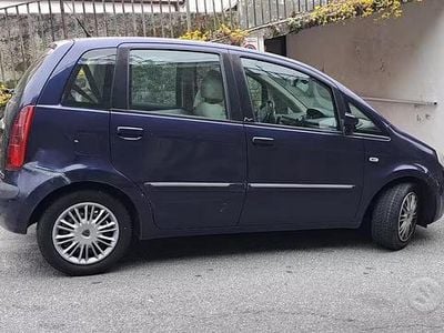 Usata Lancia Musa 95 CV (69 kW) 2005 Blu Monovolume