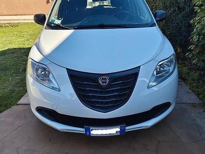 Usata Lancia Ypsilon 2015 Bianco Utilitaria
