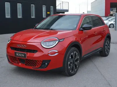 Usata Fiat 600 La Prima 110 CV (80 kW) 2025 Rosso SUV