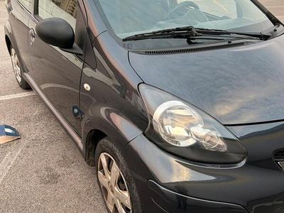 usata Toyota Aygo 1.0 b full optional accetto permute