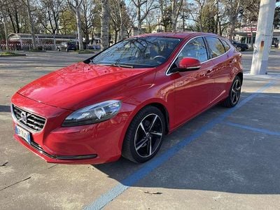 Usata Volvo V40 Plus 179 CV (131 kW) 2013 Rosso Berlina