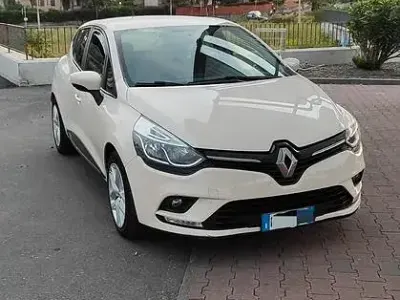 Usata Renault Clio IV 90 CV (66 kW) 2017 Berlina
