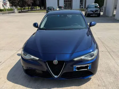 Usata Alfa Romeo Giulia Business 136 CV (100 kW) 2019 Blu/azzurro Berlina