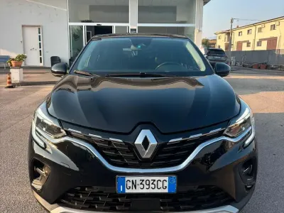 Usata Renault Captur Intens 101 CV (74 kW) 2023 Grigio SUV