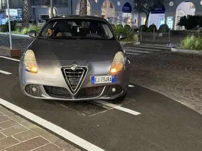 Usata Alfa Romeo Giulietta Progression 105 CV (77 kW) 2011 Utilitaria