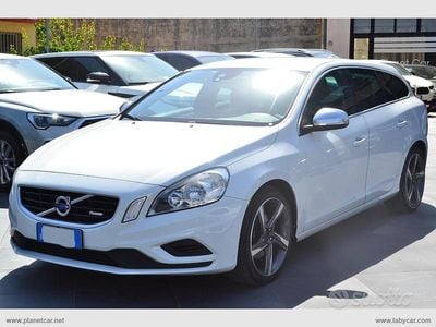 Usata Volvo V60 R-Design 136 CV (100 kW) 2013 Bianco Station wagon