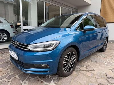 Begagnad VW Touran Executive 150 HK (110 kW) 2020 Blå Minibuss