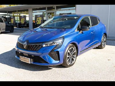 Usata Renault Clio V Techno 90 CV (66 kW) 2024 Blu iron Berlina